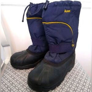 NEW Kamik navy snow boots, sz 5 youth